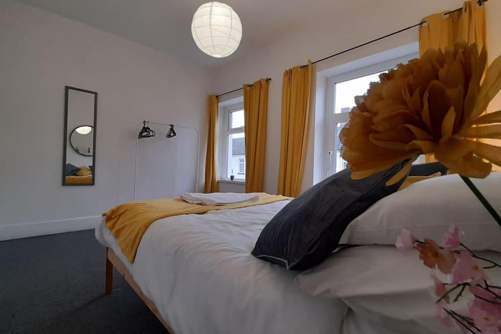 Spacious 4 Bedroom, Free Netflix, Central Location Cardiff Buitenkant foto