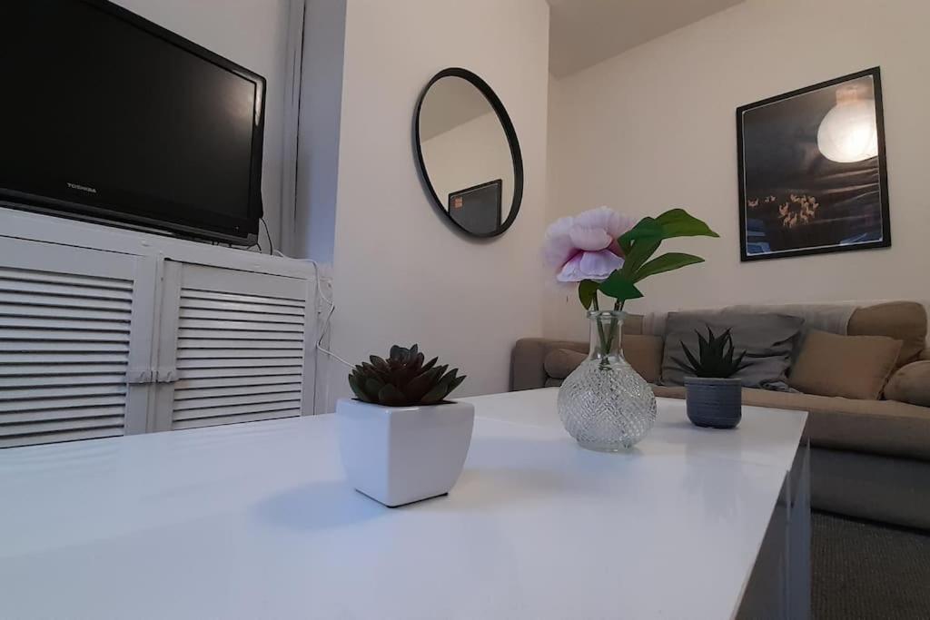 Spacious 4 Bedroom, Free Netflix, Central Location Cardiff Buitenkant foto