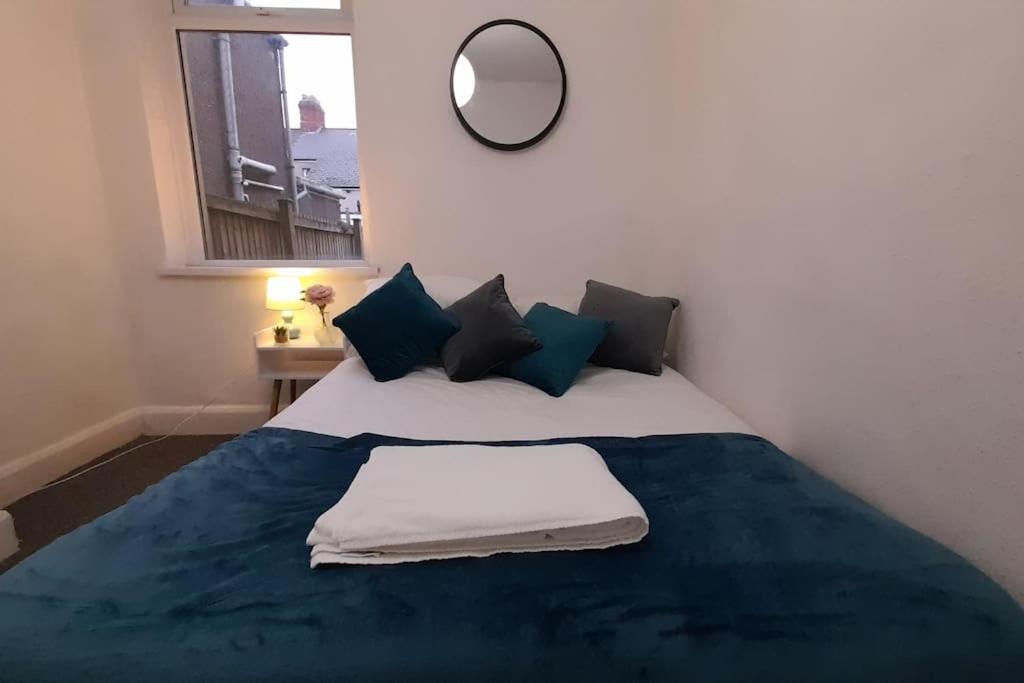 Spacious 4 Bedroom, Free Netflix, Central Location Cardiff Buitenkant foto