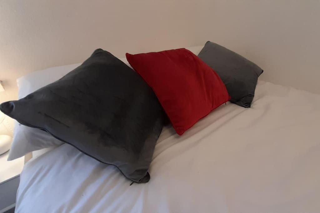 Spacious 4 Bedroom, Free Netflix, Central Location Cardiff Buitenkant foto