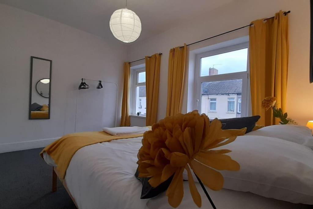 Spacious 4 Bedroom, Free Netflix, Central Location Cardiff Buitenkant foto