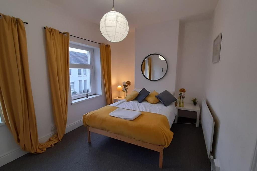 Spacious 4 Bedroom, Free Netflix, Central Location Cardiff Buitenkant foto