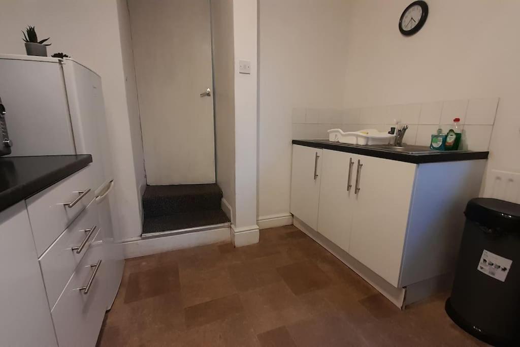 Spacious 4 Bedroom, Free Netflix, Central Location Cardiff Buitenkant foto