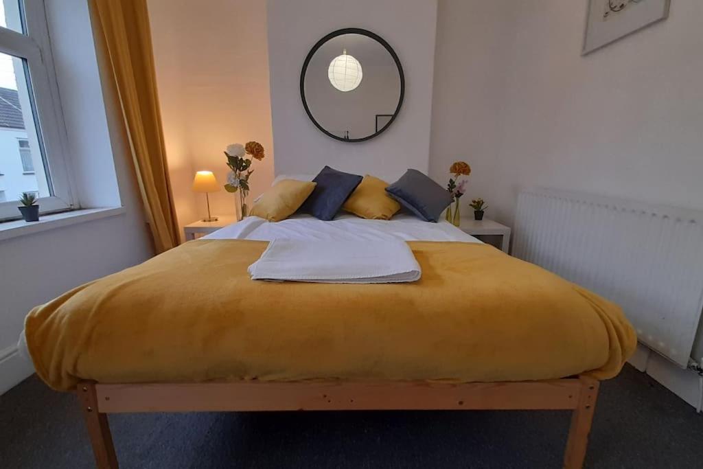 Spacious 4 Bedroom, Free Netflix, Central Location Cardiff Buitenkant foto
